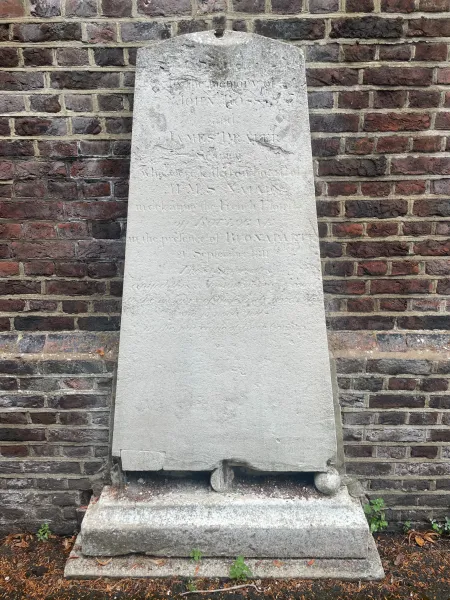 J Ross and J Draper obelisk.