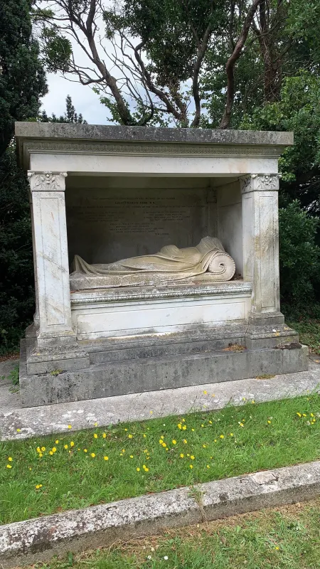 Entire memorial