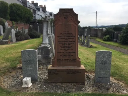 Gravestone with CWG's either side