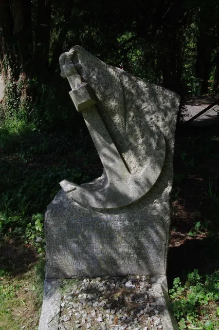 Grave.